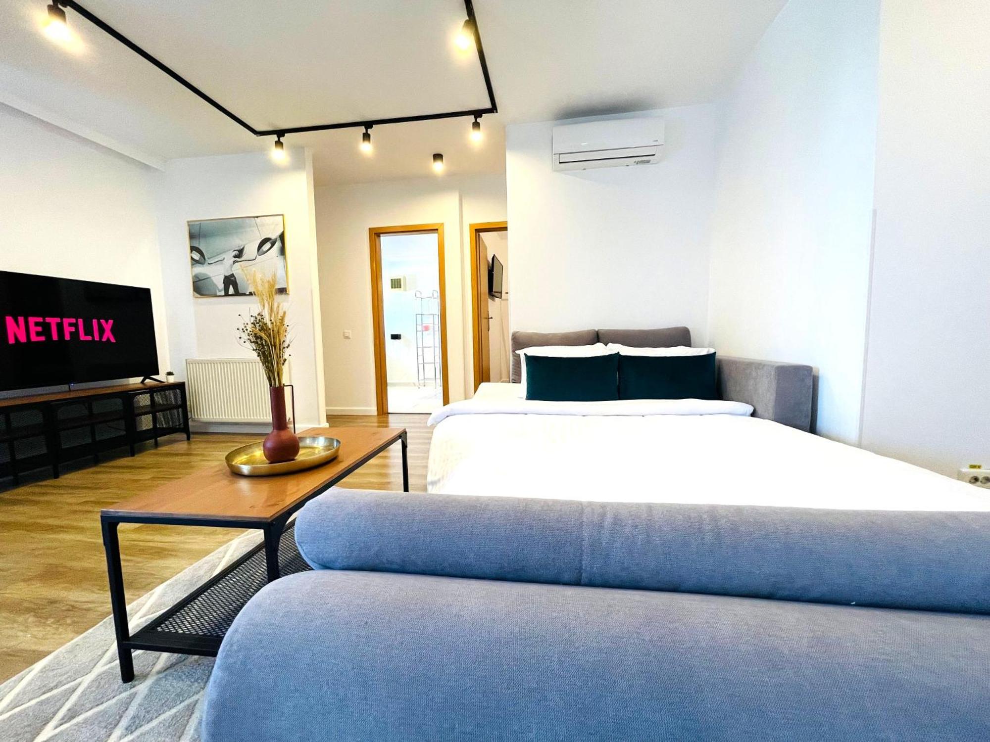 Sky-high: 15th Floor Modern In Doamna Ghica Area Apartment *