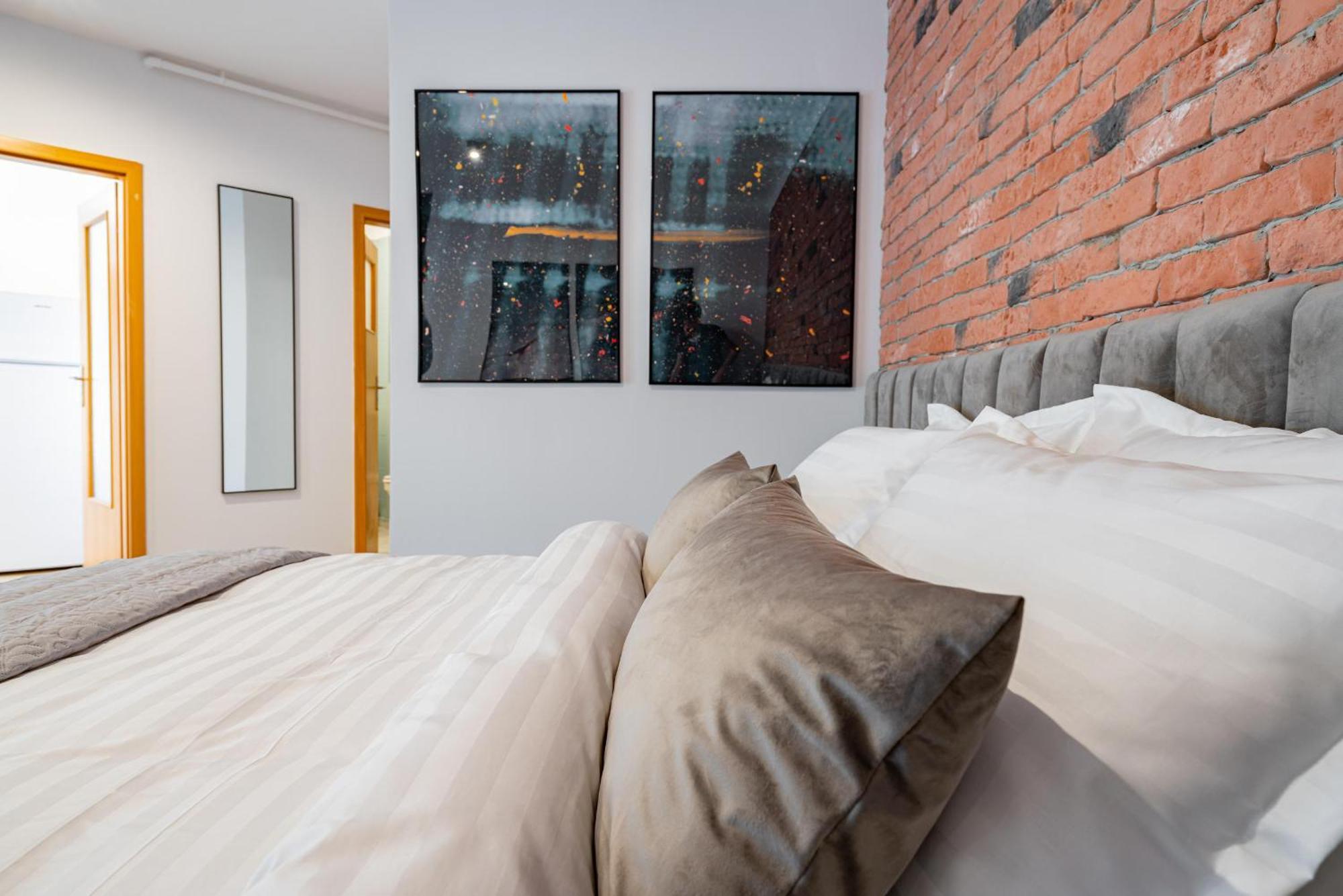 Apartment Sky-high: 15th Floor Modern In Doamna Ghica Area