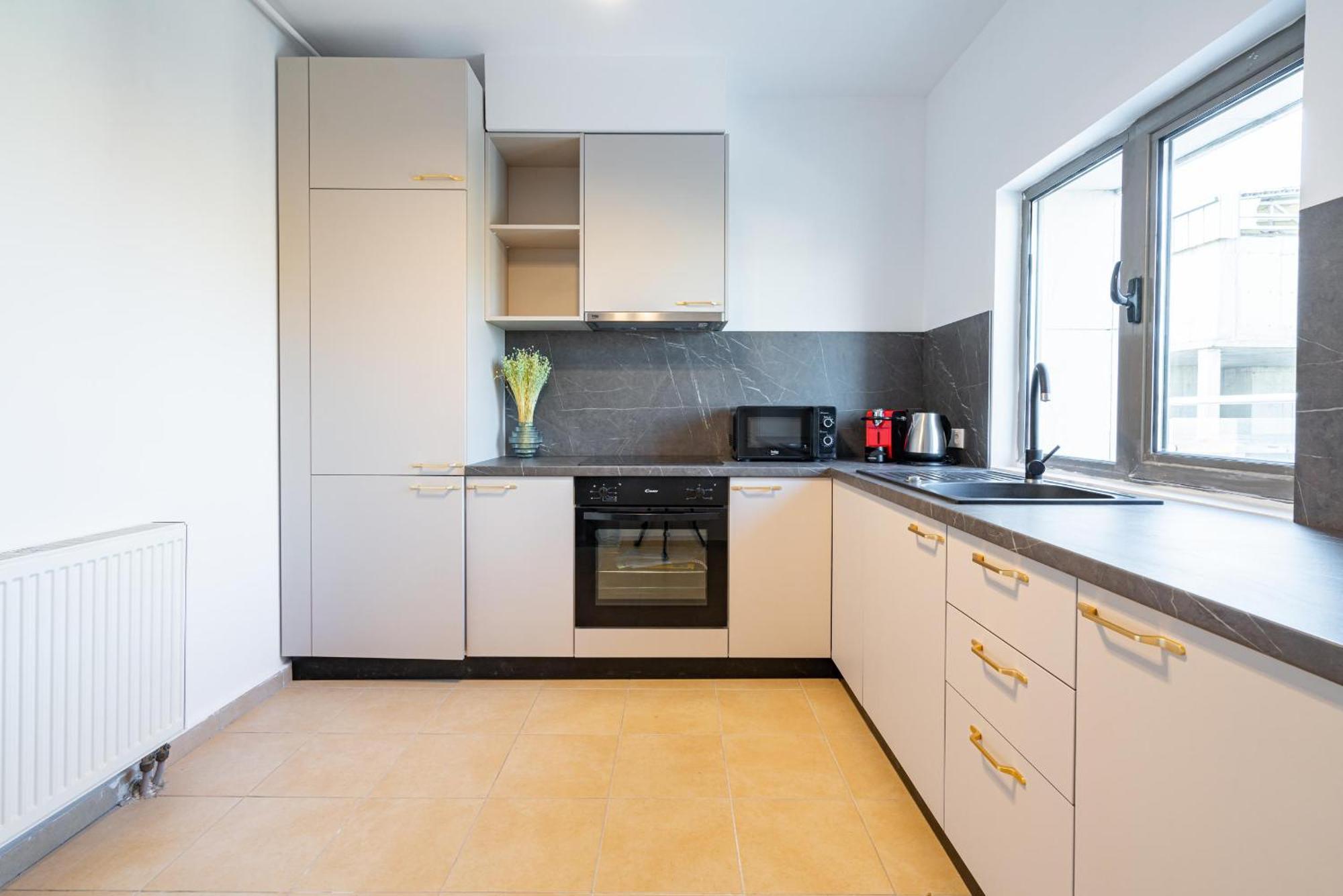 Apartment Sky-high: 15th Floor Modern In Doamna Ghica Area *