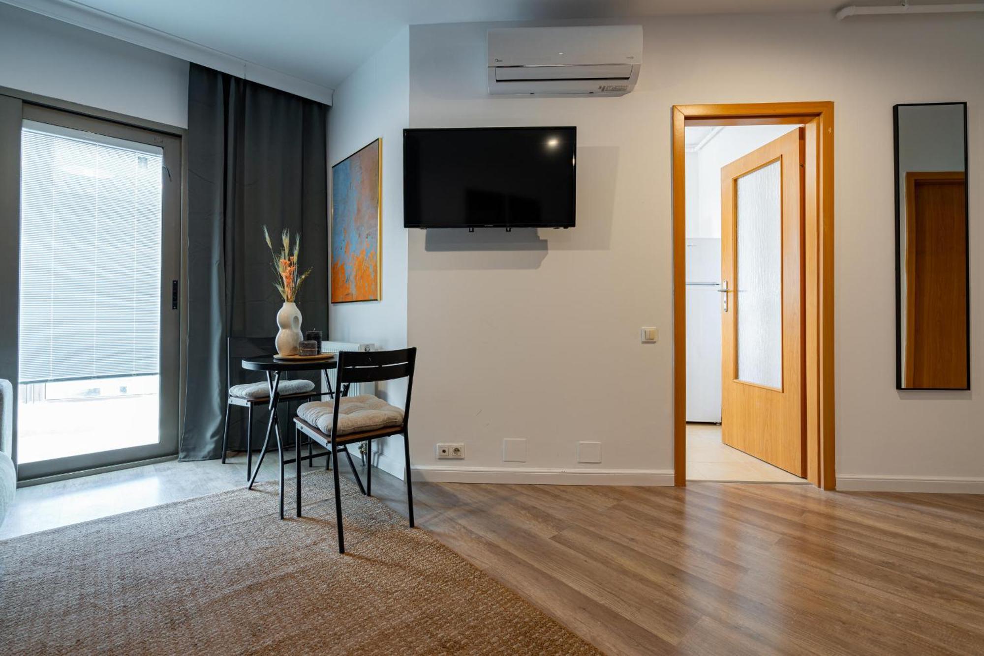 Sky-high: 15th Floor Modern In Doamna Ghica Area Apartment Bucharest