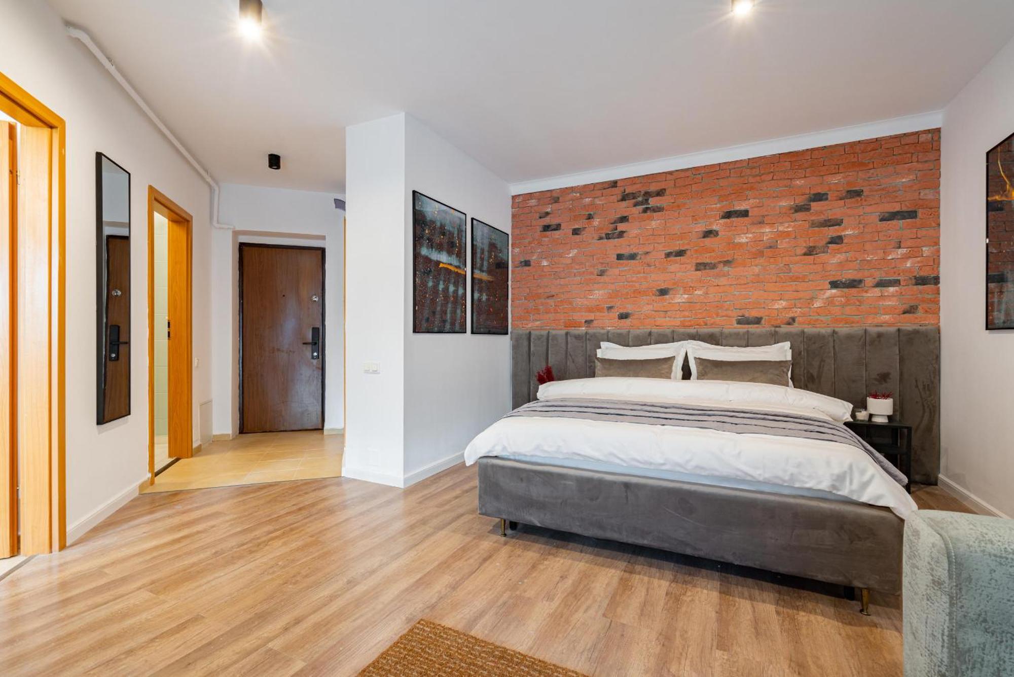 Apartment Sky-high: 15th Floor Modern In Doamna Ghica Area Bucharest